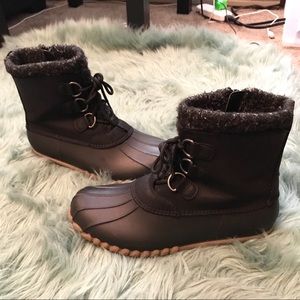 Bare Traps Duck Boots Size 7